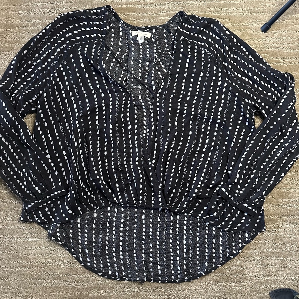 Women's Black and White Patterned Top